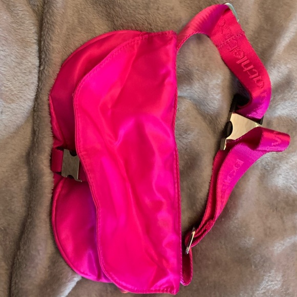 IVIVVA pink Fanny pack $25(lightly used) - Picture 2 of 3